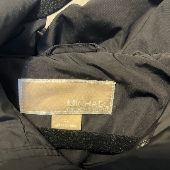 Michael Kors Rain Coat XL - Picture 4 of 5